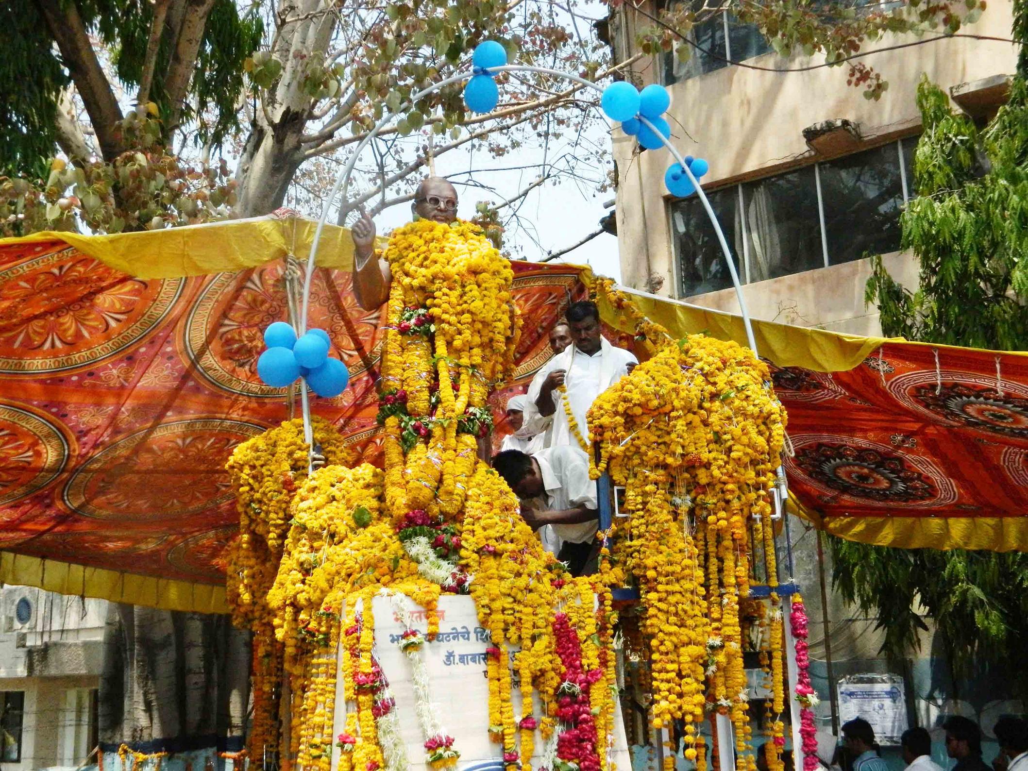 जय भीम’च्या गर्जनेने शहर दुमदुमले