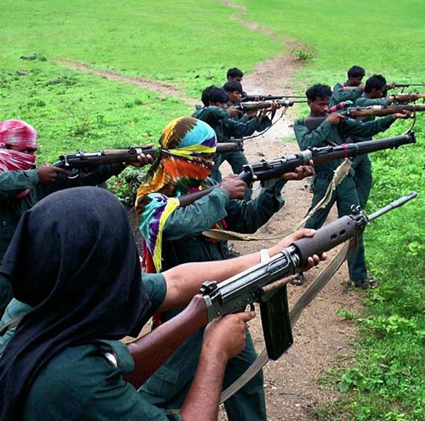 छत्तीसगडमध्ये दहा मतदान केंद्रावर गोळीबार