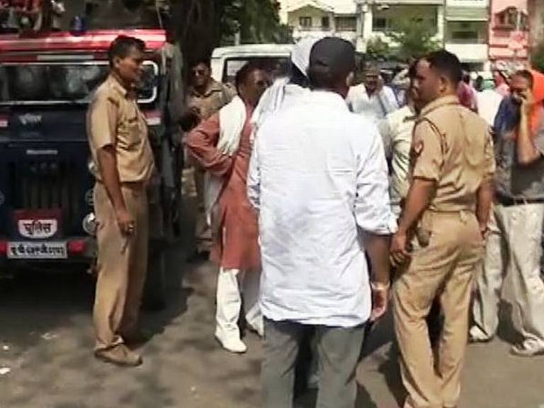 वाराणसीत भाजप कार्यालयावर छापा