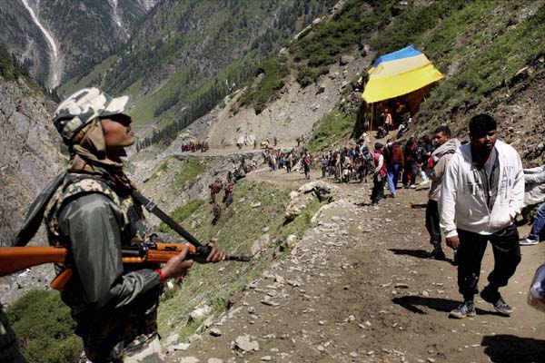 अमरनाथ यात्रेत तीन यात्रेकरूंचा मृत्यू