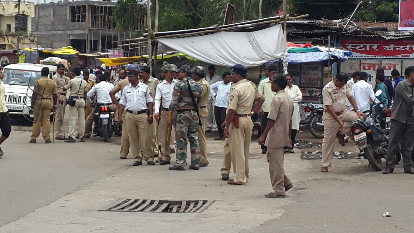   पुसदमध्ये २० वाहनांची तोडफोड ;शहरात तणावपूर्ण शांतता