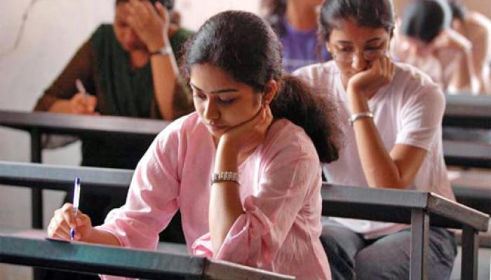 जिल्हा परिषदची परीक्षा रद्द, विस्तार अधिकारी निलंबित