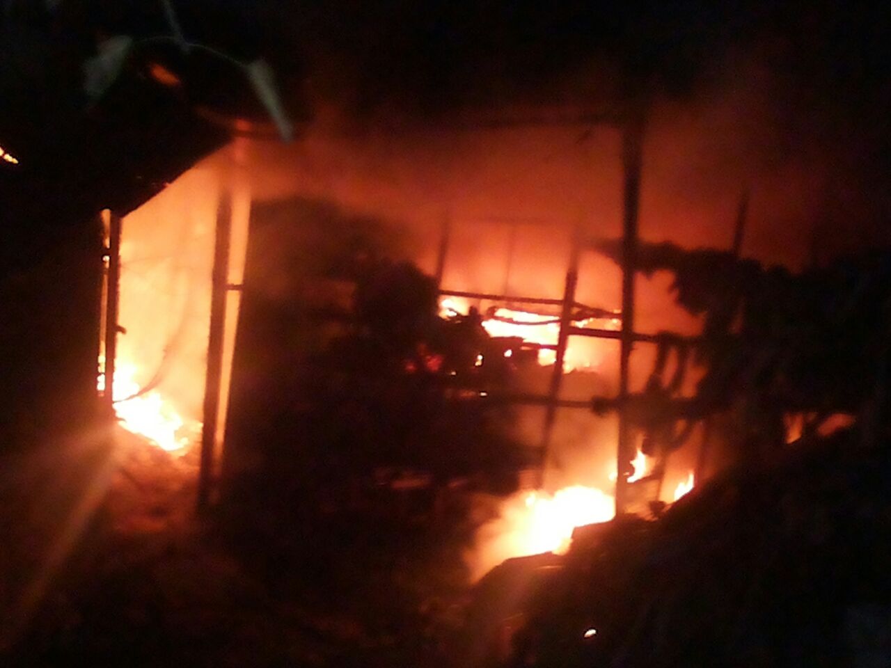 हार्डवेअर दुकानाला भिषण आग, ४० लाखाचे नुकसान