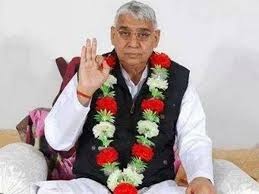 बाबा रामपालविरोधात देशद्रोहाचा गुन्हा