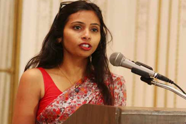 देवयानी खोब्रागडेंना कामावरून हटवलं