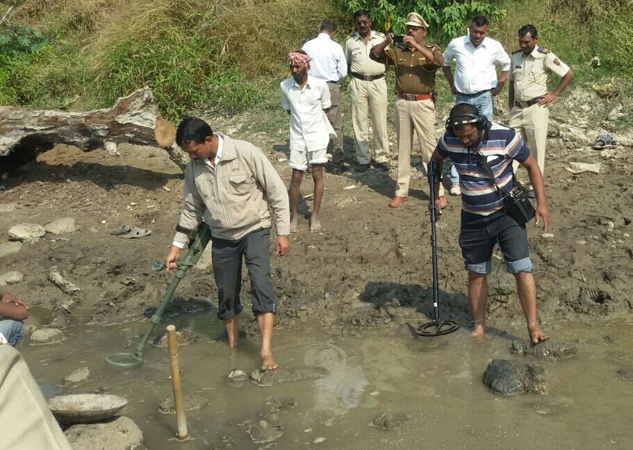 बॉम्बशोधक पथकाकडून अरूणावती नदीपात्राची पाहणी 
