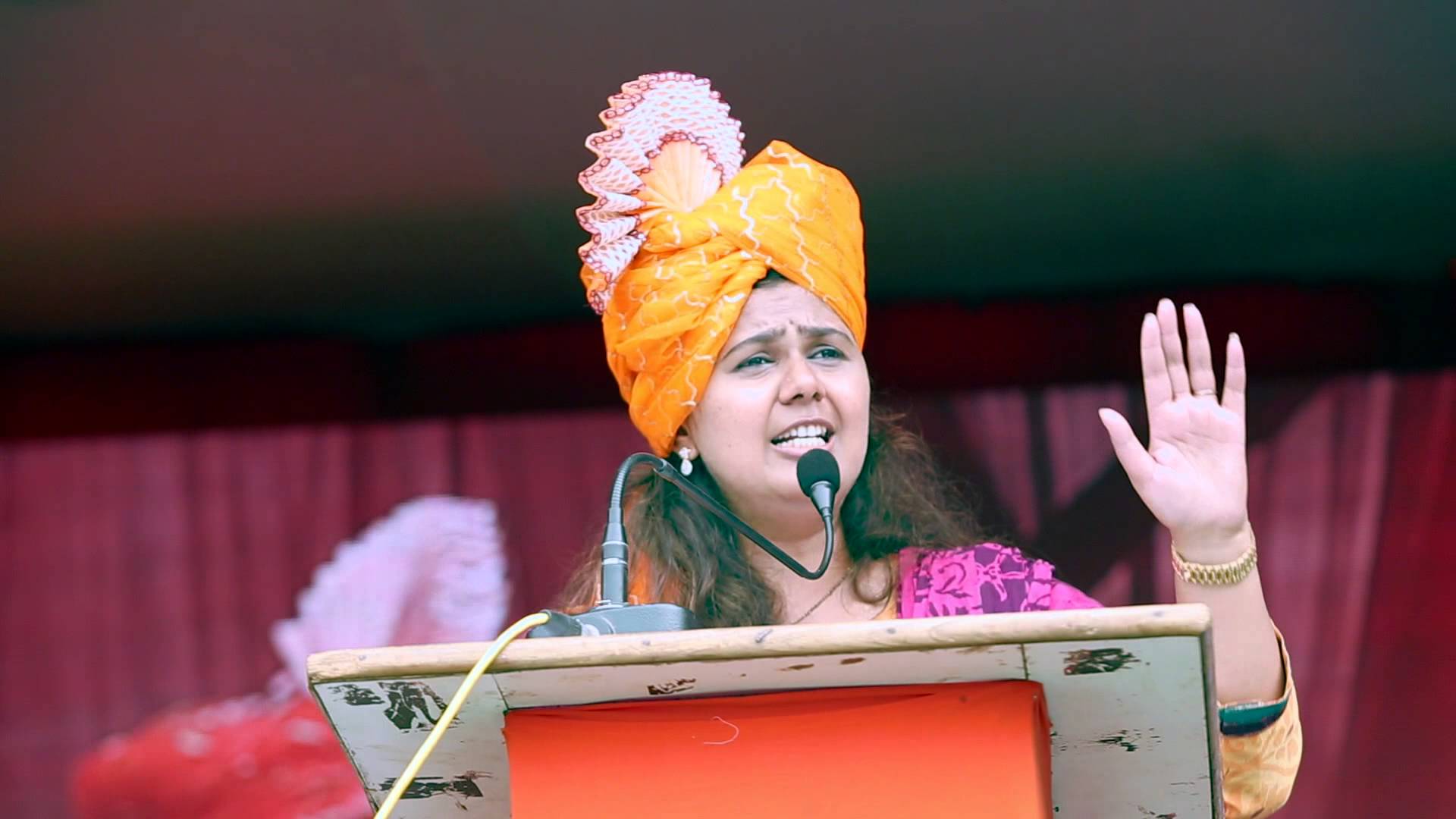 बलात्कार पीडितेच्या घरी प्रदर्शन मांडणार नाही - मंत्री पंकजा मुंडे