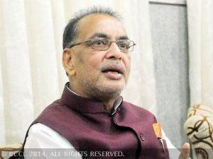 लग्नांमुळेही शेतकरी कर्जबाजारी - केंद्रीय कृषिमंत्री 