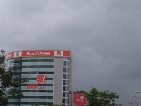बँक ऑफ बडोद्यावर दरोडा , ९६ लाखांची लूट