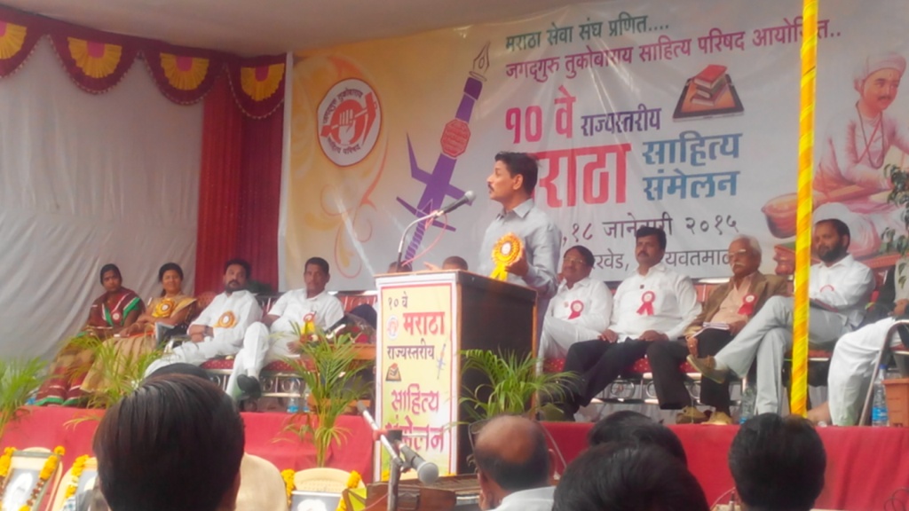 दृष्टचक्रातून बाहेर पडण्यासाठी आत्महत्या तोडगा नव्हे - संमेलनाध्यक्ष इंद्रजित भालेराव 