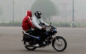 थंडीमुळे दिल्ली, काश्मीरचे जनजीवन विस्कळीत