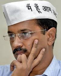 केजरीवालांना निवडणूक आयोगाची नोटीस