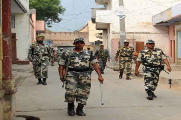 गुजरातमध्ये दंगल, तीन ठार
