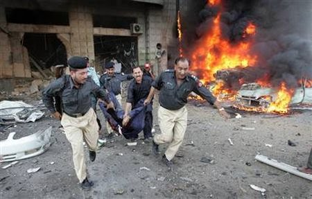 पाकिस्तानात बॉम्बस्फोट, ३५ ठार
