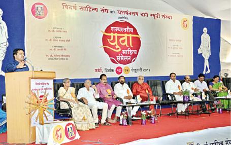वेदना आणि सुंदरतेतून दज्रेदार साहित्याची निर्मिती - अशोक पवार