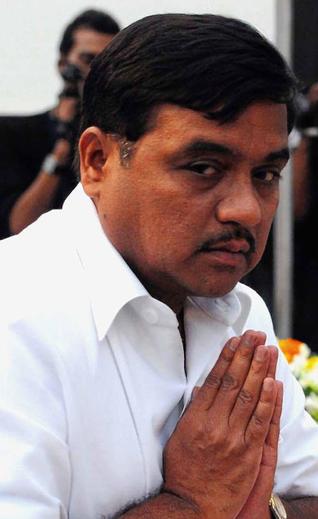 मी रावसाहेब रामराव पाटील म्हणजेच आर आर पाटील.