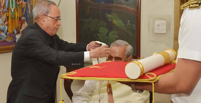 अटलबिहारी वाजपेयींना ‘भारतरत्न’ प्रदान