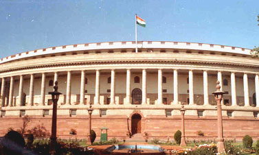 लोकसभेत गदारोळ, कामकाज तहकूब