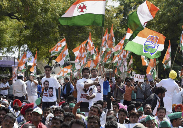  भूसंपादन विधेयकाला विरोध- दिल्लीत लाठीमार