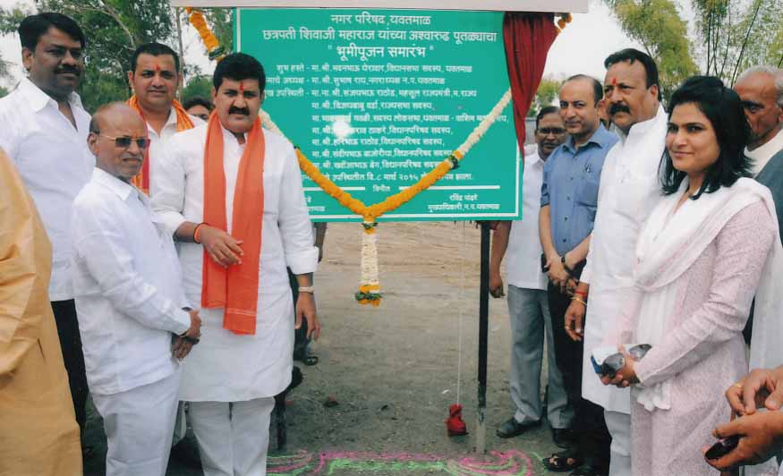  शिवाजी महाराजांच्या पुतळ्यासाठी जिल्हा नियोजन समितीतून निधी - पालकमंत्री राठोड