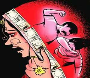 हुंड्यासाठी विवाहितेला विष देऊन मारण्याचा प्रयत्न