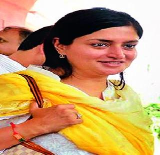 महिला खासदाराचा डान्स ,३० सेकंदांमध्ये ३ कोटी रुपये उधळले