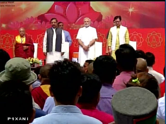  प्रत्येकाने बुद्धांनी दाखविलेल्या मार्गाचा अवलंब करावा - मोदी