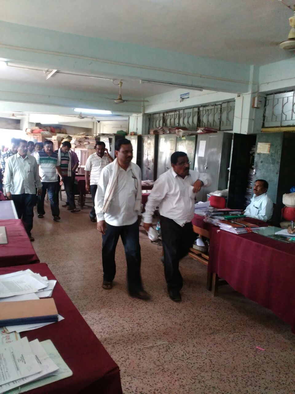 लाचखोर विस्तार अधिकारी, शिक्षक एसीबीच्या जाळ््यात